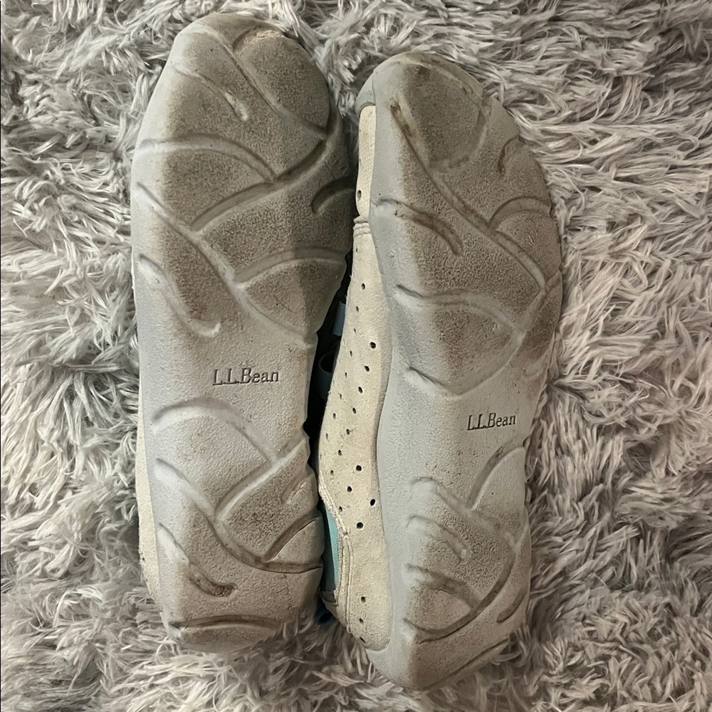 LL Bean Stylish Blue and White Sneakers - Picture 5 of 5